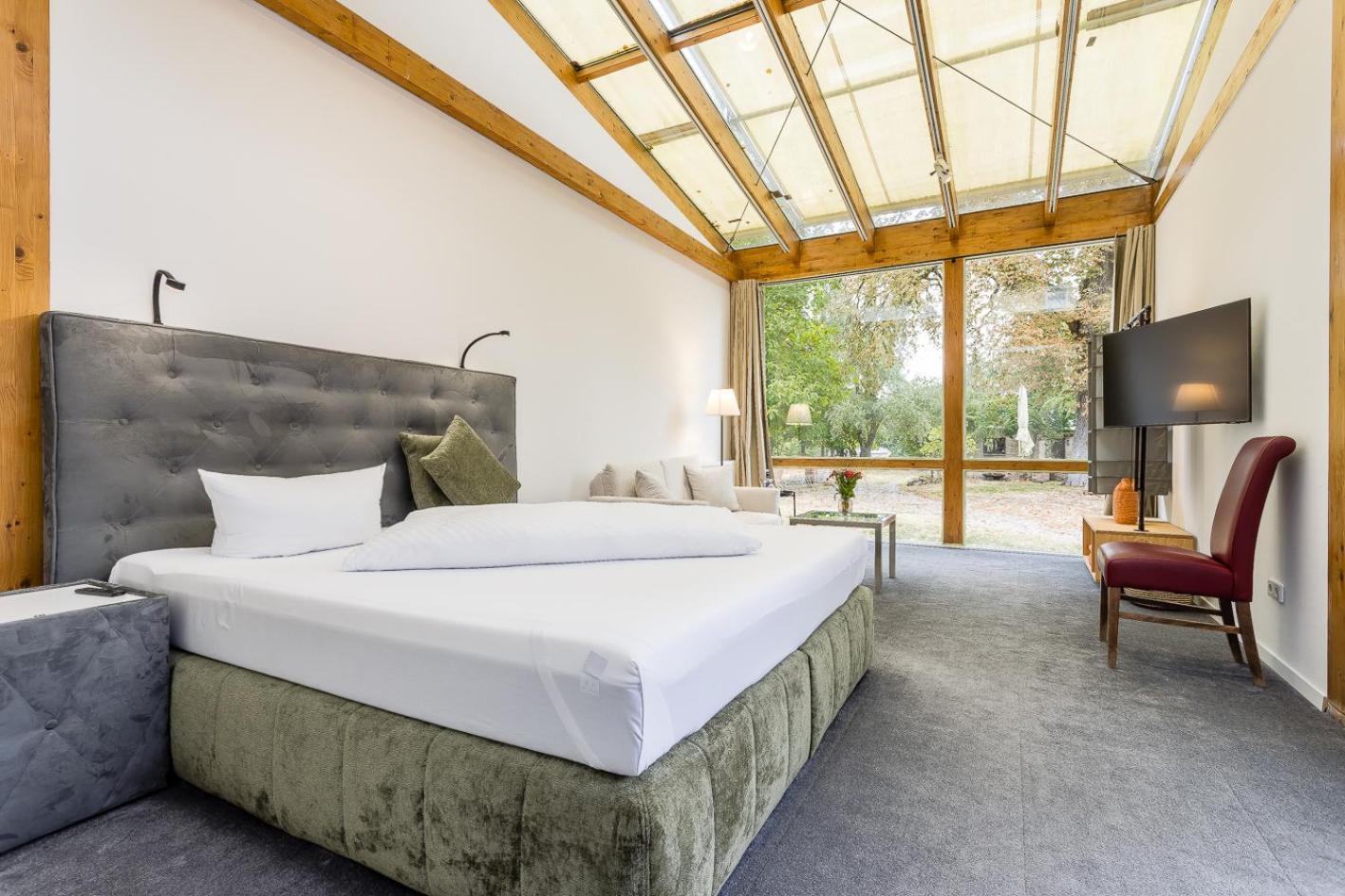 Zur Linde Dein Self Check In Hotel Michendorf